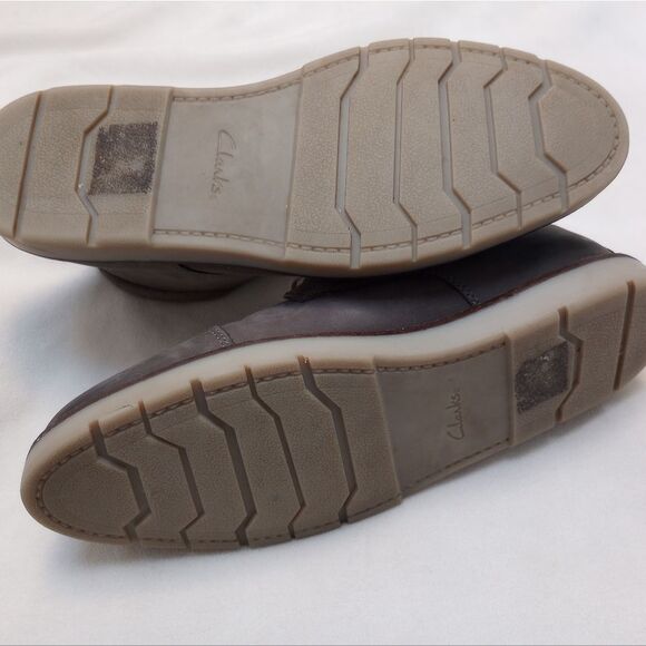 Clarks Grandin Top Chukka Boot in Gray Nubuck, size 8 - Picture 14 of 15